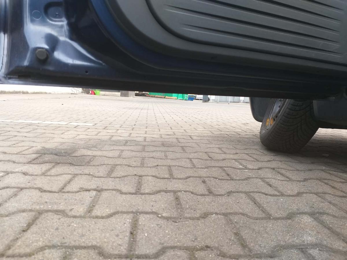 Mitsubishi Colt Z30 original Tür vorn links 5-Türer T43 Blau Rohbau Bj.2005